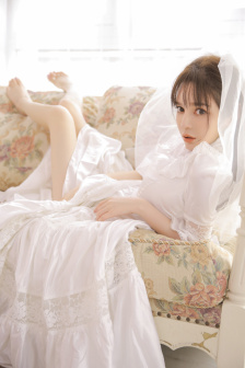 可以自由脱卸女生衣服的